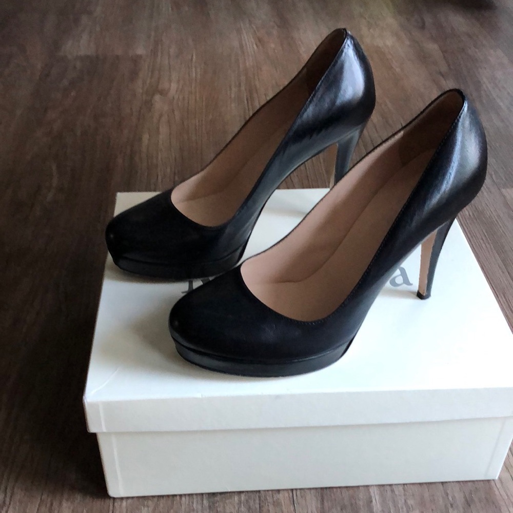 MaxMara leather platform pump